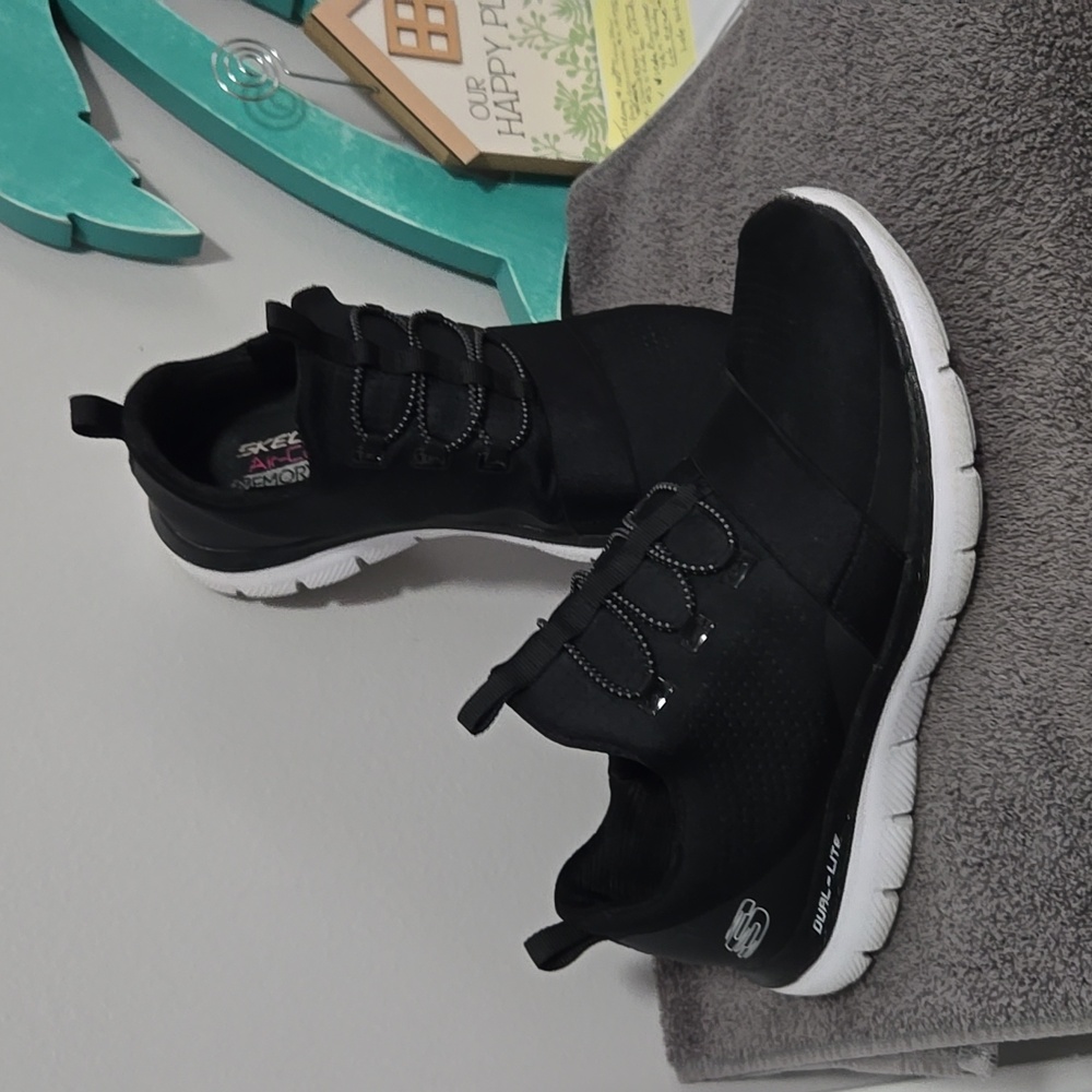 Skechers Air Cooled Memory Foam Sneakers